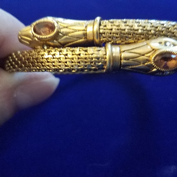 Retired Stella & Dot Double Head Snake Bracelet. - Picture 2 of 4